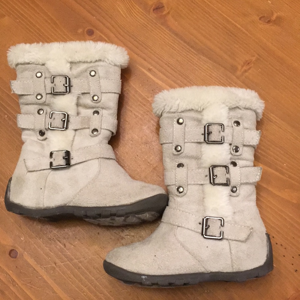 Cute Boots! ♥️ - Picture 3 of 5